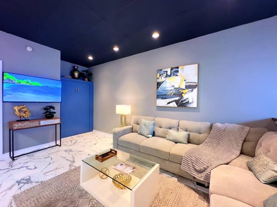 The Q Loft Galveston Villa Buitenkant foto