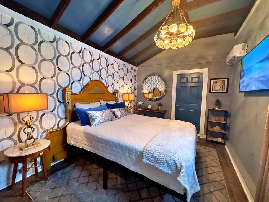 The Q Loft Galveston Villa Buitenkant foto